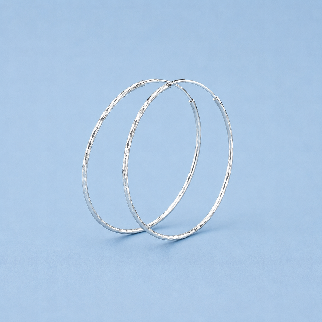 Gwen Endless Hoop Earrings