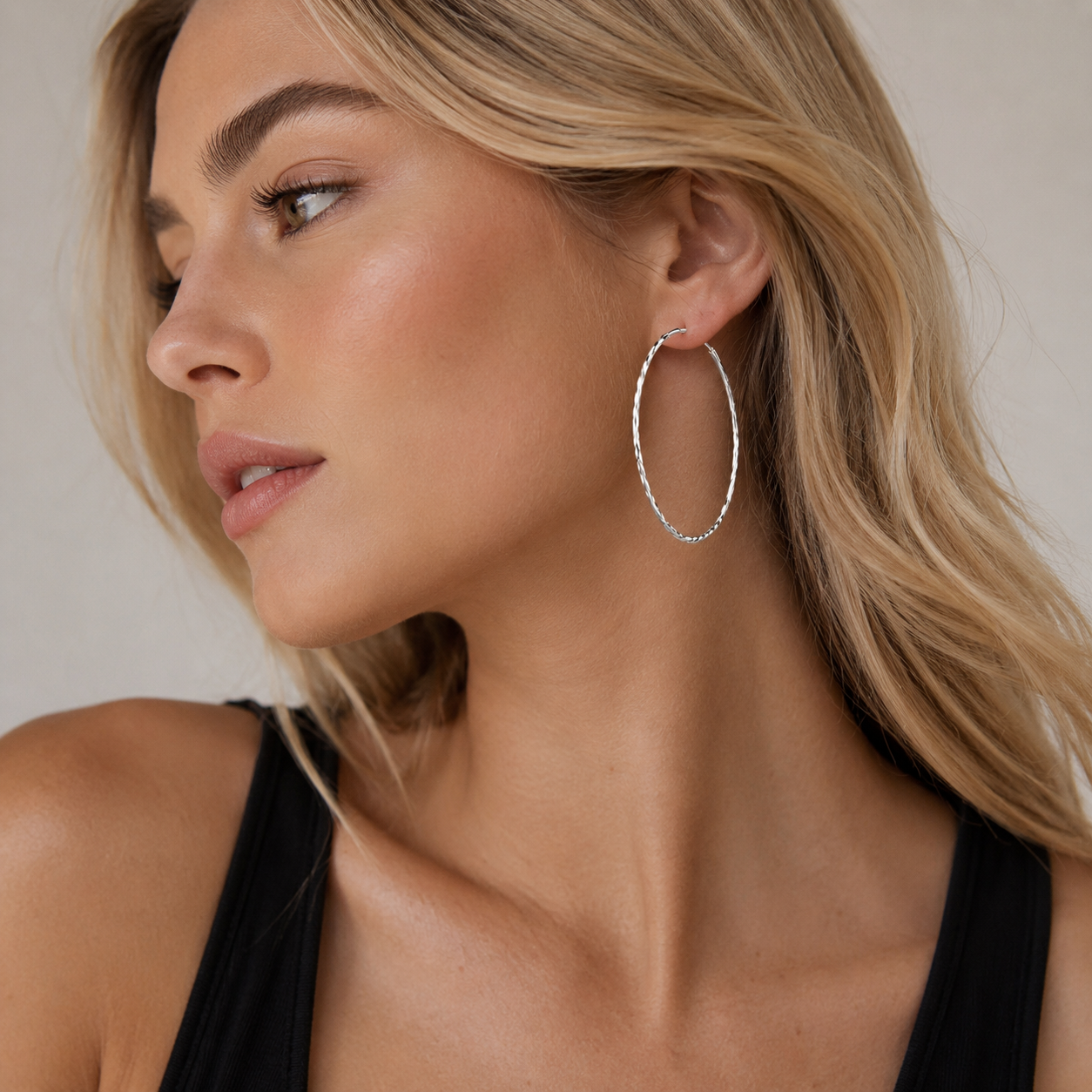 Gwen Endless Hoop Earrings