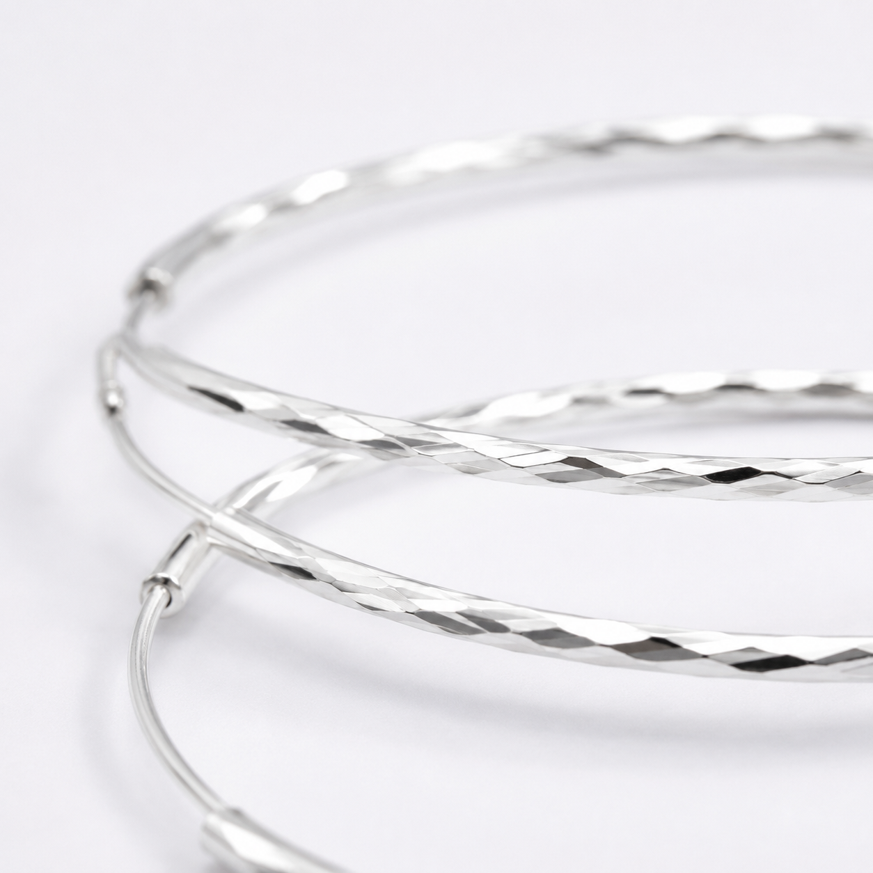 Gwen Endless Hoop Earrings